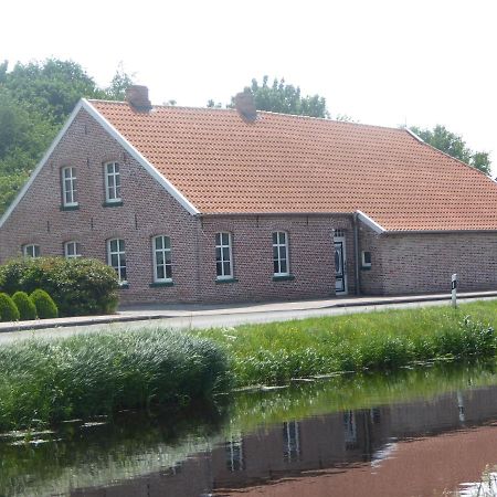 Ferienwohnung Gulf Im Gulfhof Am Kanal Grossefehn Esterno foto