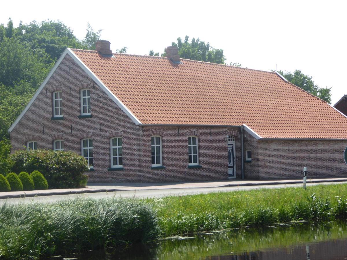 Ferienwohnung Gulf Im Gulfhof Am Kanal Grossefehn Esterno foto
